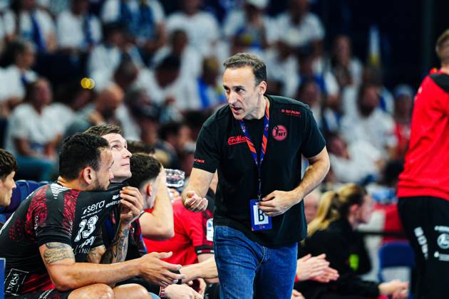 Roberto Garcia Parrondo MT Melsungen, Coach GER, MT Melsungen vs SG Flensburg Handewitt, Handball, EHF European League, Semi-final 1, Season 2024 2025, 24 05 2025 GER, MT Melsungen vs SG Flensburg Handewitt, Handball, EHF European League, Semi-final 1, Season 2024 2025, 24 05 2025 Hamburg Copyright: xEibnerxPressefoto MarcelxvonxFehrnx EP_MFN