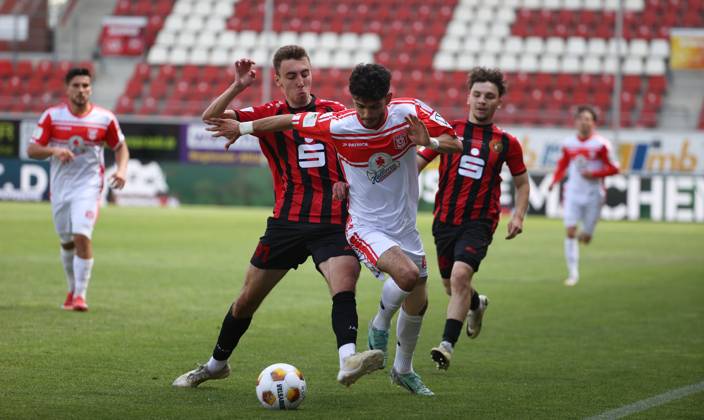 240525 Halle Saale Saxony Anhalt Leuna Chemie Stadion Sport Football Hallescher FC Halle HFC Regionalliga Nordost 4 Liga Männer Season 2024 2025 Landespokal FSA Final Cup Final 2025 Hallescher FC 1 FC Lok Stendal Felix Kaschlaw FC Lok Stendal Serhat Polat 77 Hallescher FC