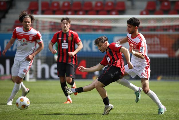 240525 Halle Saale Saxony Anhalt Leuna Chemie Stadion Sport Football Hallescher FC Halle HFC Regionalliga Nordost 4 Liga Men Season 2024 2025 Landespokal FSA Final Cup Final 2025 Hallescher FC 1 FC Lok Stendal Alexander Schleicher FC Lok Stendal Serhat Polat 77 Hallescher FC