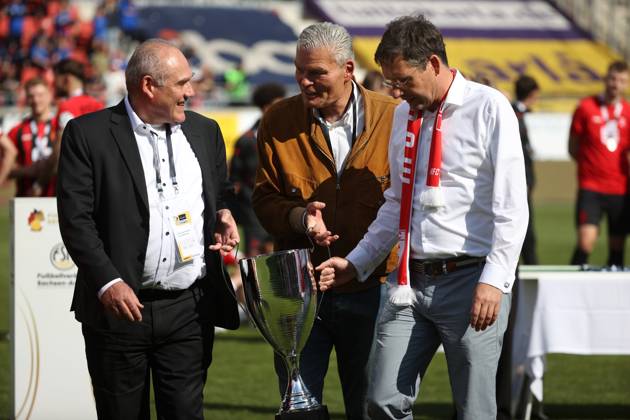 240525 Halle Saale Sachsen Anhalt Leuna Chemie Stadion Sport Fußball Hallescher FC Halle HFC Regionalliga Nordost 4 Liga Männer Saison 2024 2025 Landespokal FSA Finale Pokalfinale 2025 Hallescher FC 1 FC Lok Stendal 1 0 FSA Vize , Holger Stahlknecht Oberbürgermeister Stadt Halle Saale Dr Alexander Vogt