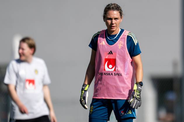 250526 Goalkeeper Jennifer Falk of the Swedish women™s national football team during a training session on May 26, 2025 in Fidenza Photo Ludvig Thunman BILDBYRAN code LT LT0701 fotboll football soccer fotball träning practice training sverige sweden dam bbeng  Copyright: LUDVIGxTHUNMAN BB250526LT032