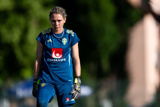 250526 Goalkeeper Jennifer Falk of the Swedish women™s national football team during a training session on May 26, 2025 in Fidenza Photo Ludvig Thunman BILDBYRAN code LT LT0701 fotboll football soccer fotball träning practice training sverige sweden dam bbeng depp  Copyright: LUDVIGxTHUNMAN BB250526LT043