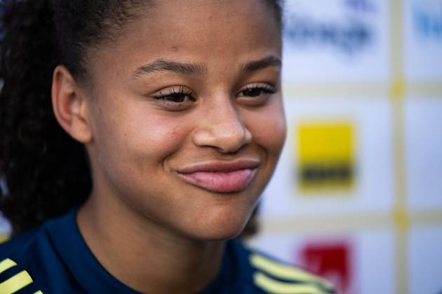 250526 Felicia Schröder of the Swedish women™s national football team in mixed zone after a training session on May 26, 2025 in Fidenza Photo Ludvig Thunman BILDBYRAN code LT LT0701 fotboll football soccer fotball träning practice training sverige sweden dam bbeng Copyright: LUDVIGxTHUNMAN BB250526LT073