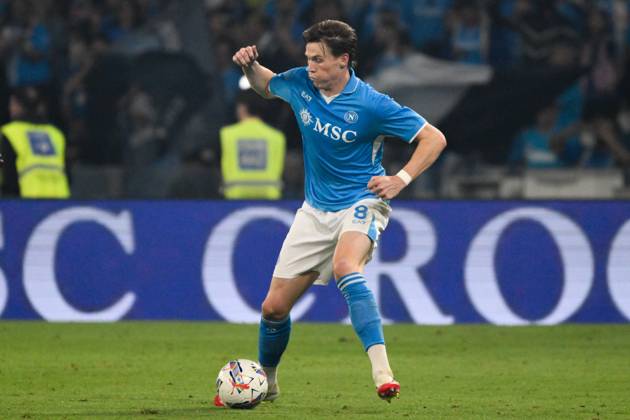 Scott McTominay of SSC Napoli in action during the Serie A football match between SSC Napoli and Cagliari Calcio at Diego Armando Maradona stadium in Napoli (Italy), May 23, 2025. andreaxstaccioli