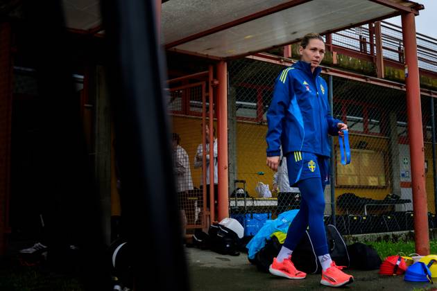 250527 Goalkeeper Jennifer Falk of the Swedish women™s national football team ahead of a training session on May 27, 2025 in Fidenza Photo Ludvig Thunman BILDBYRAN kod LT LT0702 fotboll football soccer fotball sverige sweden dam bbeng  Copyright: LUDVIGxTHUNMAN BB250527LT022
