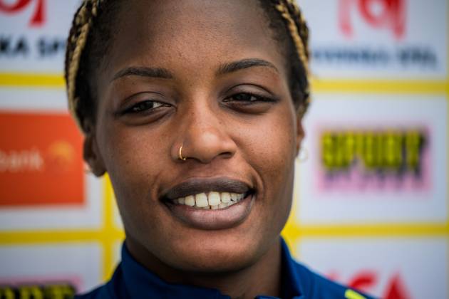 250527 Evelyn Ijeh of the Swedish women™s national football team is interviewed by the media after a training session on May 27, 2025 in Fidenza Photo Ludvig Thunman BILDBYRAN kod LT LT0702 fotboll football soccer fotball sverige sweden dam bbeng  Copyright: LUDVIGxTHUNMAN BB250527LT094
