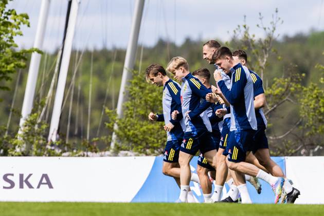 250528 Players of the Swedish men s national football team during a training session on May 28, 2025 in Stockholm Photo Kenta Jönsson BILDBYRAN COP 210 KJ0245 fotboll football soccer fotball landskamp träning practice training sverige sweden sverige a bbeng  Copyright: KENTAxJÖNSSON BB250528KJ026