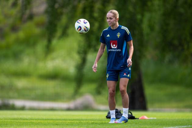 250601 Hanna Lundkvist of the Swedish women™s national football team during a training session on June 1, 2025 in Stockholm Photo Emma Wallskog BILDBYRAN COP 320 SH0627 fotboll football soccer fotball nations league uefa womens nations league träning practice training sverige sweden dam bbeng  Copyright: EMMAxWALLSKOG BB250601EW012