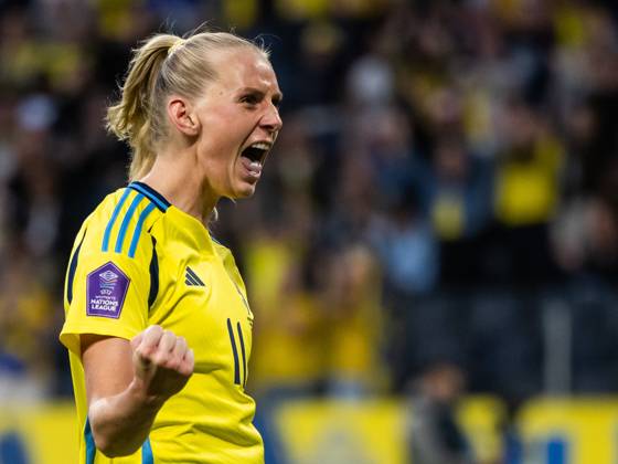 250603 Stina Blackstenius of Sweden celebrates after scoring 5 1 during the Women s Nations League football match between Sweden and Denmark on June 3, 2025 in Stockholm Photo Emma Wallskog BILDBYRAN COP 320 JM0698 fotboll football soccer fotball nations league uefa womens nations league sverige sweden danmark denmark dam bbeng jubel Copyright: EMMAxWALLSKOG BB250603EW048