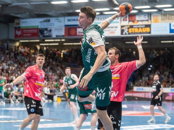 Oskar Sunnefeldt (Frisch Auf Goeppingen, 27) wirft aufs Tor, Frisch Auf Goeppingen vs. TVB Stuttgart, Handball, 1. Bundesliga, Herren, Spielzeit 2024 2025, 05.06.2025, Frisch Auf Goeppingen vs. TVB Stuttgart, Handball, 1. Bundesliga, Herren, Spielzeit 2024 2025, 05.06.2025 Goeppingen Copyright: xMichaelxSchmidt Eibner-Pressefotx EP_MST