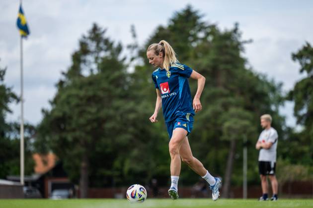 250623 Amanda Ilestedt of the Swedish women™s national football team during a training session on June 23, 2025 in Ahus Photo Mathias Bergeld BILDBYRAN code MB MB1148 fotboll football soccer fotball träning practice training sverige sweden dam bbeng women kvinner Copyright: MATHIASxBERGELD BB250623MB155