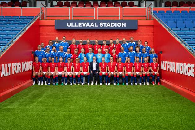 250623 Players and staff of the Norwegian women s national football team pose for a team photo ahead of the UEFA Women s Euro on June 23, 2025 in Oslo Top row, left to right Content producer Anniken Saetre Pedersen, physio Rikke Kommedahl Berg, physio Per Otto Ringstad, masseur Marius Eriksrud, Sophie Roman Haug, Mathilde Harviken, Guro Bergsvand, Frida Maanum, Elisabeth Terland, Synne Sofie Kinden Jensen, Marthine ostenstad, kit manager John Konstad, doctor Trygve Hunemo, content producer Ingvild Isaksen and performance mindset coach Sally Needham Middle row Media officer Henning Sverdrup, analyst Morten Olsen, analyst Simon Tengwall Hansen, coach Terje Skjeldestad, assistant coach Ingvild Stensland, Maria Thorisdottir, Cecilie Fiskerstrand, Selma Panengstuen, Aurora Mikalsen, Sunniva Skoglund, Karina Saevik, assistant coach Lee Skyrme, goalkeeper coach Jon Knudsen, fitness coach Frankie Hunter, kit manager Ingunn Berger Saether and team manager Jeanette Ringstad Front row Emilie Woldvik, Marit Bratberg Lund, Tuva Hansen, Signe Gaupset, Maren Mjelde, Guro Reiten, Caroline Graham Hansen, head coach Gemma Grainger, Ada Hegerberg, Ingrid Syrstad Engen, Lisa Naalsund, Vilde Boe Risa, Celin Bizet, Justine Kielland and Thea Bjelde Photo Vegard Grott BILDBYRAN kod VG VG0770 bbeng fotboll fotball dam norge norway lagbilde lagfoto lagbild team picture team photo precamp uefa euro em kvinner em 2025 Copyright: VEGARDxGRoTT BB250623VG037