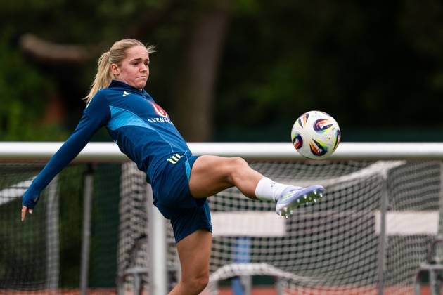 250625 Hanna Lundkvist of the Swedish women s national football team during a training session on June 25, 2025 in Ahus Photo Mathias Bergeld BILDBYRAN code MB MB1152 fotboll football soccer fotball träning practice training sverige sweden dam bbeng kvinner women  Copyright: MATHIASxBERGELD BB250625MB029