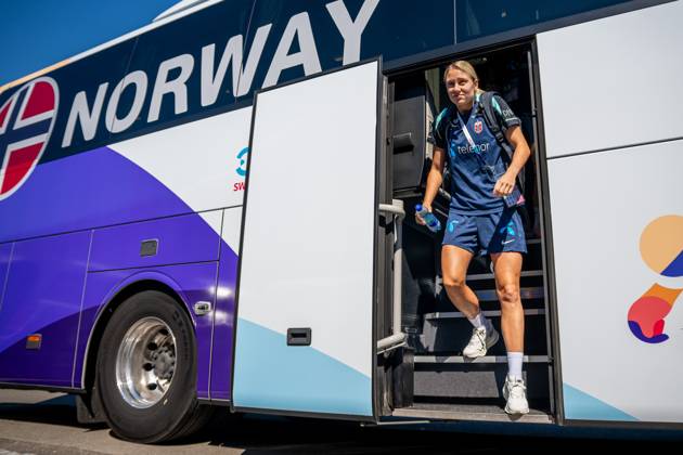 250630 Lisa Naalsund of the Norwegian women s national football team arrives at a training session ahead of the UEFA Women s Euro 2025 on June 30, 2025 in Neuchatel Photo Vegard Grott BILDBYRAN kod VG VG0775 bbeng fotboll football soccer fotball fotballs em fotball em europamästerskap em uefa womens euro em 2025 träning practice training trening norge norway dam day 2  Copyright: VEGARDxGRoTT BB250630VG002
