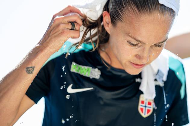 250630 Guro Reiten of the Norwegian women s national football team cools down during a training session ahead of the UEFA Women s Euro 2025 on June 30, 2025 in Neuchatel Photo Vegard Grott BILDBYRAN kod VG VG0775 bbeng fotboll football soccer fotball fotballs em fotball em europamästerskap em uefa womens euro em 2025 träning practice training trening norge norway dam day 2 Copyright: VEGARDxGRoTT BB250630VG028