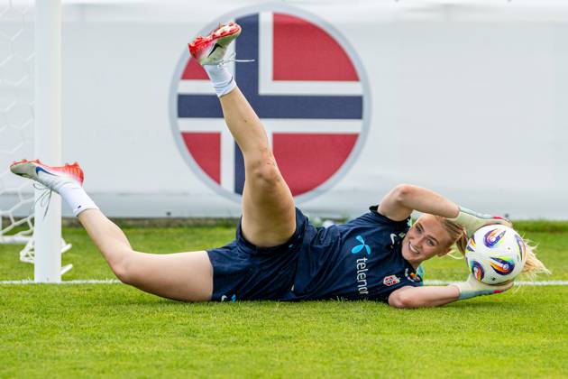 250703 Goalkeeper Selma Panengstuen of the Norwegian women s national football team at a training session during the UEFA Women s Euro 2025 on July 3, 2025 in Neuchatel Photo Vegard Grott BILDBYRAN kod VG VG0779 bbeng fotboll football soccer fotball fotballs em fotball em europamästerskap em uefa womens euro em 2025 träning practice training trening norge norway dam day2  Copyright: VEGARDxGRoTT BB250703VG010