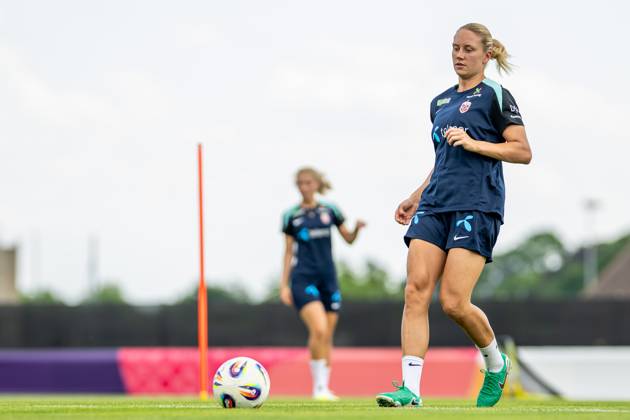 250703 Lisa Naalsund of the Norwegian women s national football team at a training session during the UEFA Women s Euro 2025 on July 3, 2025 in Neuchatel Photo Vegard Grott BILDBYRAN kod VG VG0779 bbeng fotboll football soccer fotball fotballs em fotball em europamästerskap em uefa womens euro em 2025 träning practice training trening norge norway dam day2  Copyright: VEGARDxGRoTT BB250703VG011