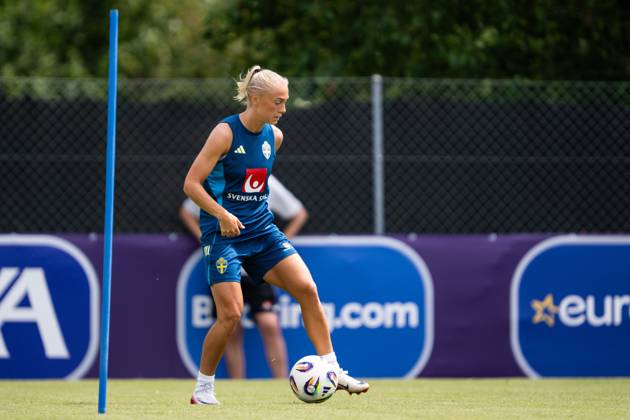 250706 Hanna Bennison of the Swedish women s national football team at a training session during the UEFA Women s Euro 2025 Championship on July 6, 2025 in Cham Photo Mathias Bergeld BILDBYRAN code MB MB1174 fotboll football soccer fotbolls em europamästerskap em uefa womens euro uefa womens european football championship womens euro 2025 dam kvinner women träning practice training sverige sweden 5 bbeng  Copyright: MATHIASxBERGELD BB250706MB016