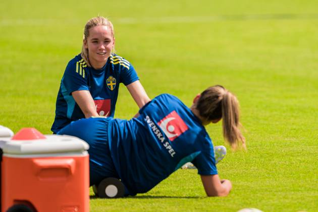 250709 Hanna Lundkvist of the Swedish women s national football team at a training session during the UEFA Women s Euro 2025 Championship on July 9, 2025 in Cham Photo Ludvig Thunman BILDBYRAN code LT LT0708 fotboll football soccer fotballs em europamästerskap em uefa womens euro uefa womens european football championship womens euro 2025 dam kvinner women träning practice training sverige sweden day 7 bbeng  Copyright: LUDVIGxTHUNMAN BB250709LT003