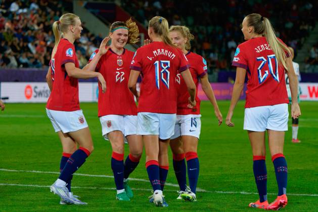 Frida Maanum of Norway celebrates after scoring a goal with teammates during UEFA Women s EURO 2025 - Norway vs Iceland, UEFA European Football Championship in Thun, Switzerland, July 10 2025 Copyright: xEmmanuelexMastrodonato IPAxSportx xipa-agency.netx xx IPA_60248161 IPA_Agency_IPA60248161