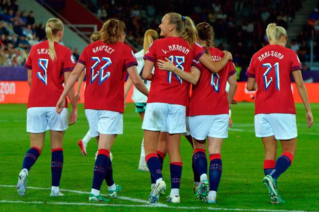 Frida Maanum of Norway celebrates after scoring a goal with teammates during UEFA Women s EURO 2025 - Norway vs Iceland, UEFA European Football Championship in Thun, Switzerland, July 10 2025 Copyright: xEmmanuelexMastrodonato IPAxSportx xipa-agency.netx xx IPA_60248165 IPA_Agency_IPA60248165