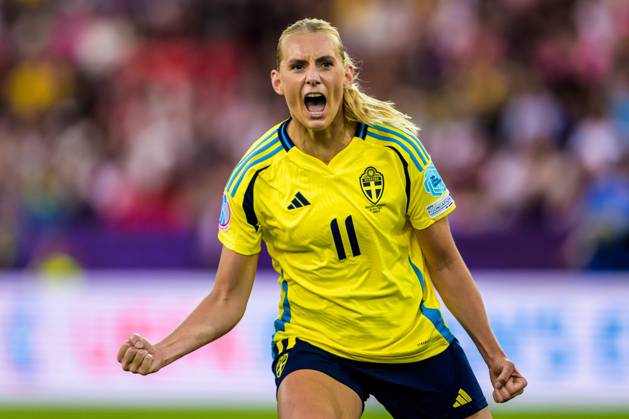 250712 Stina Blackstenius of Sweden celebrates after 1 1 during the UEFA Women s Euro 2025 group stage football match between between Sweden and Germany on July 12, 2025 in Zurich Photo Ludvig Thunman BILDBYRAN code LT LT0714 fotboll football soccer fotballs em europamästerskap em uefa womens euro uefa womens european football championship womens euro 2025 dam kvinner women sverige sweden germany deutschland tyskland bbeng jubel Copyright: LUDVIGxTHUNMAN BB250712LT054