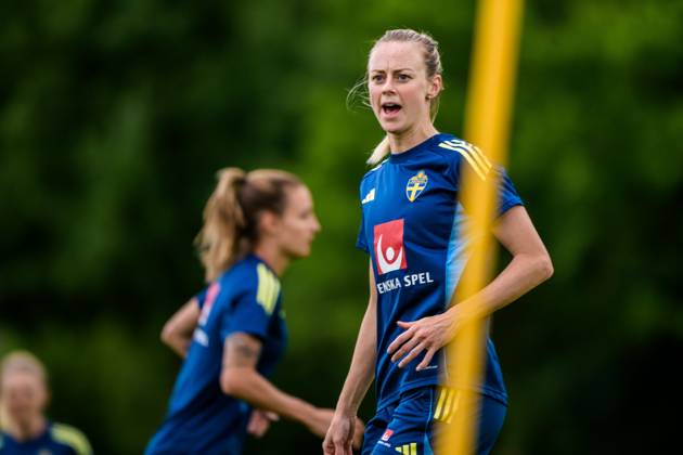 250715 Amanda Ilestedt of the Swedish women s national football team at a training session during the UEFA Women s Euro 2025 Championship on July 15, 2025 in Cham Photo Ludvig Thunman BILDBYRAN code LT LT0718 fotboll football soccer fotbolls em europamästerskap em uefa womens euro uefa womens european football championship womens euro 2025 dam kvinner women träning practice training sverige sweden day 13 bbeng Copyright: LUDVIGxTHUNMAN BB250715LT032