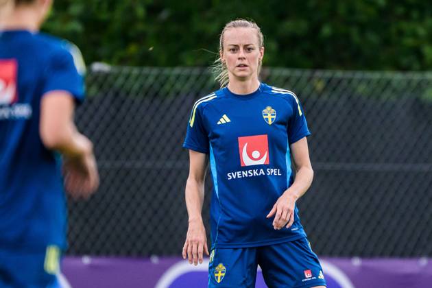 250715 Amanda Ilestedt of the Swedish women s national football team at a training session during the UEFA Women s Euro 2025 Championship on July 15, 2025 in Cham Photo Ludvig Thunman BILDBYRAN code LT LT0718 fotboll football soccer fotbolls em europamästerskap em uefa womens euro uefa womens european football championship womens euro 2025 dam kvinner women träning practice training sverige sweden day 13 bbeng Copyright: LUDVIGxTHUNMAN BB250715LT050