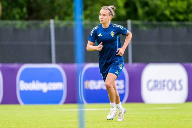 250716 Julia Zigiotti Olme of the Swedish women s national football team at a training session during the UEFA Women s Euro 2025 Championship on July 16, 2025 in Cam Photo Ludvig Thunman BILDBYRAN code LT LT0720 fotboll football soccer fotbolls em europamästerskap em uefa womens euro uefa womens european football championship womens euro 2025 dam kvinner women träning practice training sverige sweden day 15 bbeng Copyright: LUDVIGxTHUNMAN BB250716LT016
