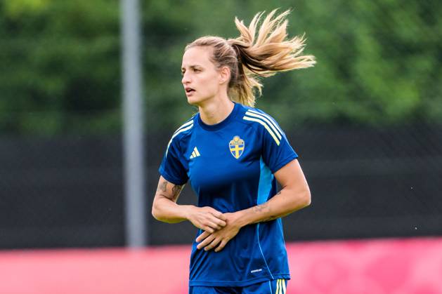 250716 Nathalie Björn of the Swedish women s national football team at a training session during the UEFA Women s Euro 2025 Championship on July 16, 2025 in Cam Photo Ludvig Thunman BILDBYRAN code LT LT0720 fotboll football soccer fotbolls em europamästerskap em uefa womens euro uefa womens european football championship womens euro 2025 dam kvinner women träning practice training sverige sweden day 15 bbeng Copyright: LUDVIGxTHUNMAN BB250716LT042