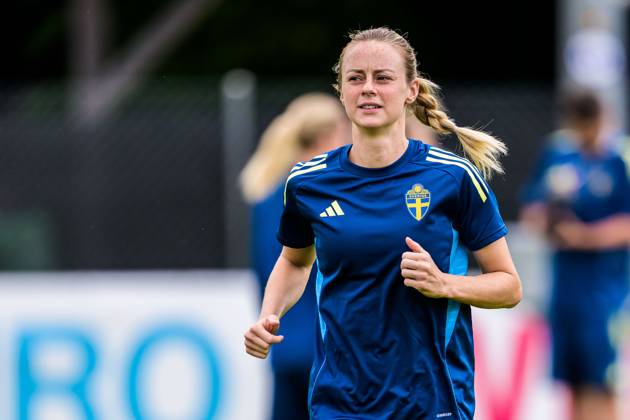 250716 Amanda Ilestedt of the Swedish women s national football team at a training session during the UEFA Women s Euro 2025 Championship on July 16, 2025 in Cam Photo Ludvig Thunman BILDBYRAN code LT LT0720 fotboll football soccer fotbolls em europamästerskap em uefa womens euro uefa womens european football championship womens euro 2025 dam kvinner women träning practice training sverige sweden day 15 bbeng Copyright: LUDVIGxTHUNMAN BB250716LT062