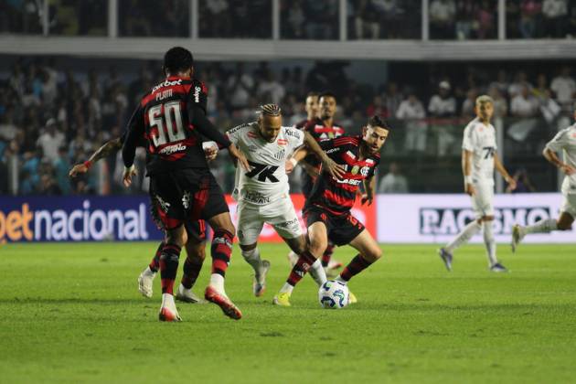 Match between Santos and Flamengo Santos (SP), 7 16 2025 - Football Santos x Flamengo - Neymar, during the match between Santos x Flamengo, valid for the 14th round of the Brazilian Championship Series A, held at Vila Belmiro, this Wednesday (16). Sao Paulo Brasil Copyright: xMiguelxMourax