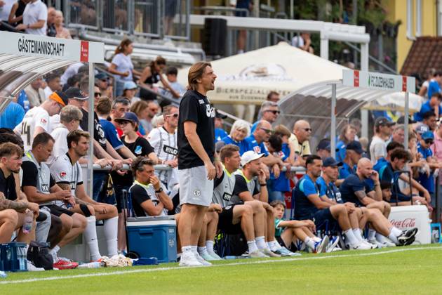 Vincent Wagner SV Elversberg, Head coach gives instructions to his team, GER, TSG 1899 Hoffenheim vs SV Elversberg, Football, Test match, Season 2025 2026, 19 07 2025, GER, TSG 1899 Hoffenheim vs SV Elversberg, Football, Test match, Season 2025 2026, 19 07 2025 Zuzenhausen Copyright: xEibner-Pressefoto Jan-NiclasxGrox EP_JGG