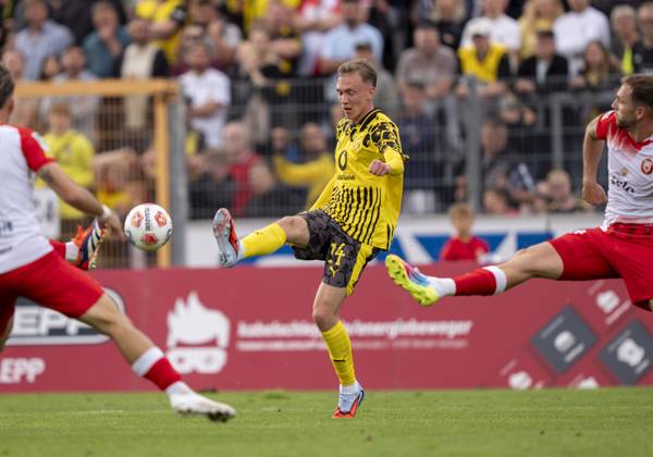 Maximilian Beier Borussia Dortmund, 14 Sportfreunde Siegen Borussia Dortmund 30 07 2025 Soccer, Test match, GER, Siegen, Leimbachstadion Siegen Copyright: HMBxMedia xMarcoxBader