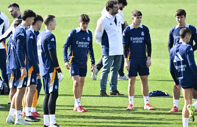 Training session of Real Madrid MADRID, SPAIN - FEBRUARY 14: Arda Guler (C) of Real Madrid attends training session at Valdebebas facilities ahead of LaLiga 24th week football match against Osasuna in Madrid, Spain on February 14, 2025. Madrid Spain. Editorial use only. Please get in touch for any other usage. Copyright: x2025xAnadoluxBurakxAkbulutx