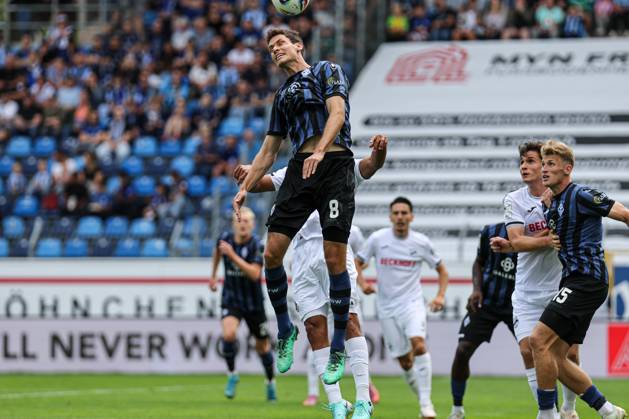 Maximilian Thalhammer SV Waldhof Mannheim, 8 and Joshua Eze SC Verl, 6 behind him at SV Waldhof Mannheim SC Verl on 02 08 25 at Carl Benz Stadium, Mannheim xamx Photo Alfio Marino Copyright:
