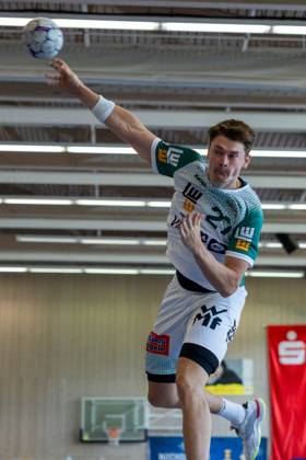 Oskar SUNNEFELDT FRISCH AUF Goeppingen, 27 scores a goal, Action, Goal throw FRISCH AUF Goeppingen FAG vs HBW Balingen Weilstetten HBW , Handball, Men, S Cup Altensteig 2025, Semi-final, Season 2025 2026, 02 08 2025 FRISCH AUF Goeppingen FAG vs HBW Balingen Weilstetten HBW , Handball, Men, S Cup Altensteig 2025, Semi-final, Season 2025 2026, 02 08 2025 Altensteig Copyright: xEibnerxPressefoto OliverxSchmidtx EP_OST