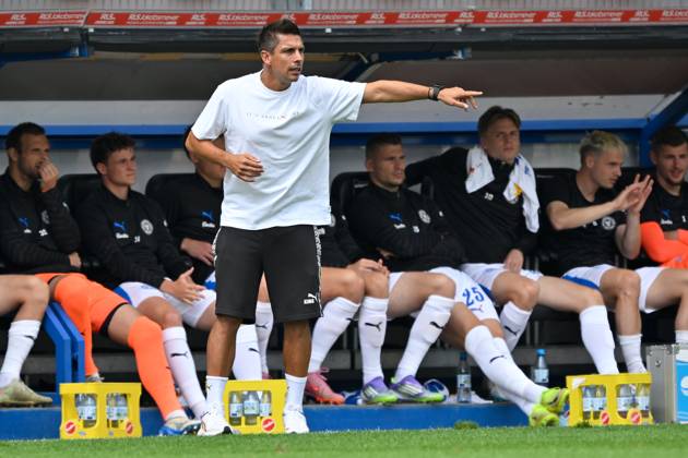 Paderborn, Home Deluxe Arena, 02 08 25, GER, Herren, 2 Bundesliga, Saison 2025 2026, SC Paderborn 07 KSV Holstein Kiel Bild Trainer Marcel RAPP Kiel DFL regulations prohibit any use of photographs as image sequences and or quasi video NRW Germany