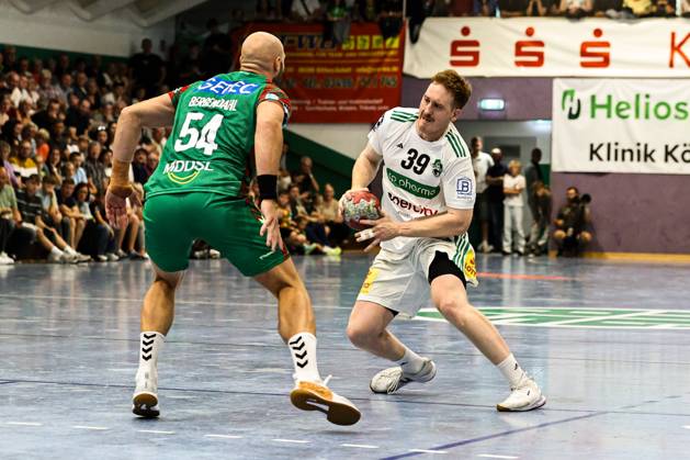 Lukas Stutzke TSV Hannover Burgdorf,39 vs Oscar Bergendahl SC Magdeburg,54 1 Handball Bundesliga Season 2025 2026 Test match HG 85 Köthen vs SC Magdeburg in the Heinz Fricke Sports Hall in Köthen Action,Handball,Man,Men,Germany,02 08 2025