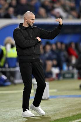 Trainer Coach Christian Ilzer TSG 1899 Hoffenheim am Spielfeldrand Gestik Geste PreZero Arena, Sinsheim, Baden-Württemberg, Deutschland, Europa Coach Christian Ilzer TSG 1899 Hoffenheim on the sidelines Gesture Gesture PreZero Arena, Sinsheim, Baden-Württemberg, Germany, Europe Copyright: imageBROKER MichaelxWeber iblimw11911306.jpg Bitte beachten Sie die gesetzlichen Bestimmungen des deutschen Urheberrechtes hinsichtlich der Namensnennung des Fotografen im direkten Umfeld der Veröffentlichung Trainer Coach Christian Ilzer TSG 1899 Hoffenheim am Spielfeldrand Gestik Geste PreZero Arena, Sinsheim, Baden-Württembe imago images 0784167386