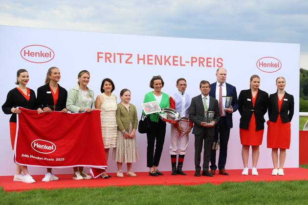 03 08 2025, Duesseldorf, Nordrhein Westfalen, GER Award ceremony Geography with Andrasch Starke wins racecourse Duesseldorf Grafenberg Award ceremony, Geography, Starke, victory 250803S784DUESSELDORF JPG