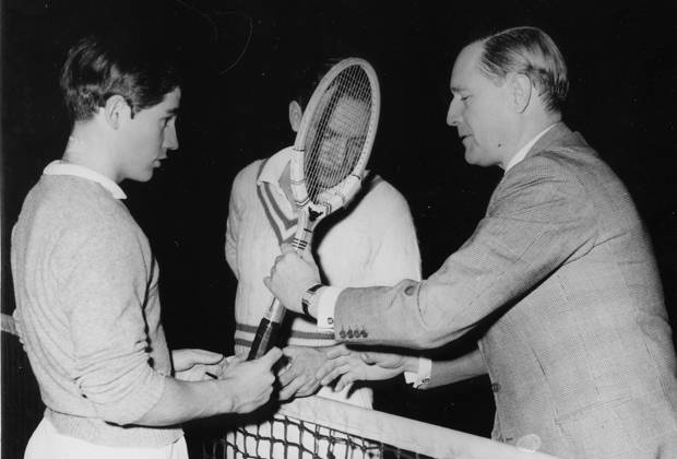 Tennis Germany u B Z Gottfried from Cramm right and Course leader Hans Juergen Pohmann centre in Gespraech with the Marburger Dieter Corner life 1957 ATTENTION date estimated !ACHTUNG AUFNAHMEDATUM GESCHÄTZT!
