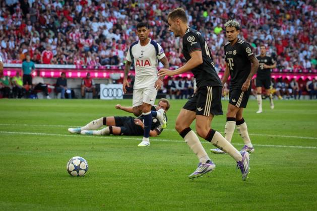 Josip Stanisic 44 FC Bayern Muenchen with a feed, Luis Diaz 14 FC Bayern Muenchen looks on, FC Bayern Muenchen vs Tottenham Hotspur, DFL, Premier League, Bundesliga, Saison 2025 2026, Vorbereitungsspiel, 07 08 2025 DFB regulations prohibit any use of photographs as image sequences and or quasi video Muenchen Bayern Germany Copyright: xkolbert-press MartinxAgüerax