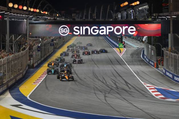 Formula 1 Singapore Grand Prix SINGAPORE, SINGAPORE - SEPTEMBER 22: Thousands of fans watch the Formula 1 Singapore Grand Prix at the Marina Bay Street Circuit in Singapore on September 22, 2024. More than 269,000 fans turned out over race weekend according to the organisers. Singapore World. Editorial use only. Please get in touch for any other usage. Copyright: x2025xAnadoluxZakariaxZainalx