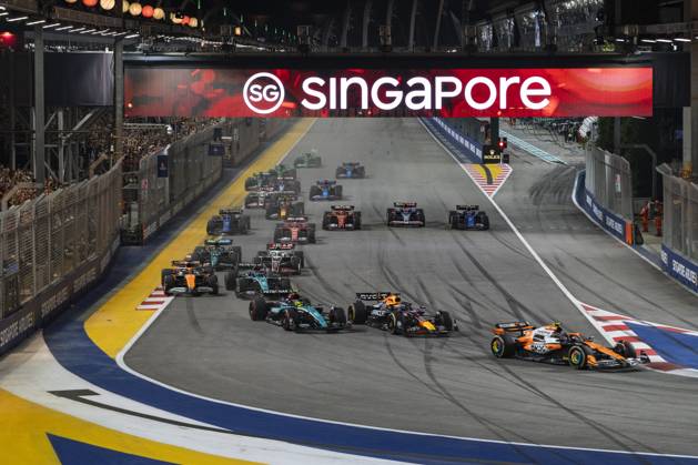 Formula 1 Singapore Grand Prix SINGAPORE, SINGAPORE - SEPTEMBER 22: Thousands of fans watch the Formula 1 Singapore Grand Prix at the Marina Bay Street Circuit in Singapore on September 22, 2024. More than 269,000 fans turned out over race weekend according to the organisers. Singapore World. Editorial use only. Please get in touch for any other usage. Copyright: x2025xAnadoluxZakariaxZainalx
