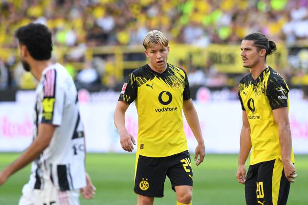 Daniel Svensson Borussia Dortmund and Marcel Sabitzer Borussia Dortmund look on during the pre season friendly match between Borussia Dortmund and Juventus FC at Signal Iduna Park on August 10, 2025 in Dortmund, Germany Photo by Ralf Treese DeFodi Images Daniel Svensson Borussia Dortmund and Marcel Sabitzer Borussia Dortmund look on during the pre season friendly match between Borussia Dortmund and Juventus FC at Signal Iduna Park on August 10, 2025 in Dortmund, Germany Photo by Ralf Treese DeFodi Images