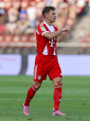 Joshua Kimmich FC Bayern Muenchen gestures, Pre Season Friendly, Grasshopper Club Zurich v FC Bayern Munich, Stadion Letzigrund on August 12, 2025 in Zurich, Switzerland Photo by Marco Steinbrenner DeFodi Images Joshua Kimmich FC Bayern Muenchen gestures, Pre Season Friendly, Grasshopper Club Zurich v FC Bayern Munich, Stadion Letzigrund, August 12, 2025 in Zurich, Switzerland Photo by Marco Steinbrenner DeFodi Images