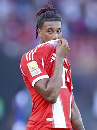 Michael Olise FC Bayern Muenchen looks disappointed, Pre Season Friendly, Grasshopper Club Zurich v FC Bayern Munich, Stadion Letzigrund on August 12, 2025 in Zurich, Switzerland Photo by Marco Steinbrenner DeFodi Images Michael Olise FC Bayern Muenchen looks disappointed, Pre Season Friendly, Grasshopper Club Zurich v FC Bayern Munich, Stadion Letzigrund, August 12, 2025 in Zurich, Switzerland Photo by Marco Steinbrenner DeFodi Images