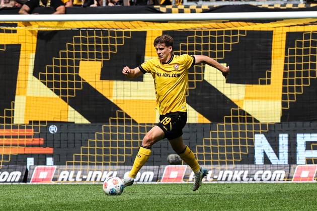 Alexander Rossipal SG Dynamo Dresden,19 2 Soccer Bundesliga Season 2025 2026 SG Dynamo Dresden vs 1 FC Magdeburg at Rudolf Harbig Stadium in Dresden Freisteller,action,soccer,man,men,Germany,09 08 2025