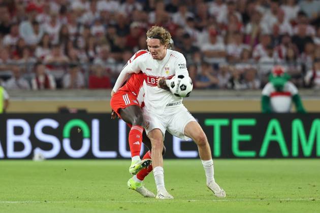 in duel, action, with Dayot Upamecano 2 FC Bayern Muenchen , Nick Woltemade 11 VfB Stuttgart , VfB Stuttgart vs FC Bayern Muenchen, Soccer, Franz Beckenbauer Supercup, 16 08 2025 Stuttgart Baden Wuerttemberg Germany Copyright: xkolbert-press ChristianxKolbertx